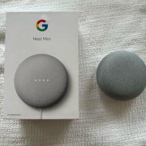 Google Nest Mini 2nd Gen in Light Gray